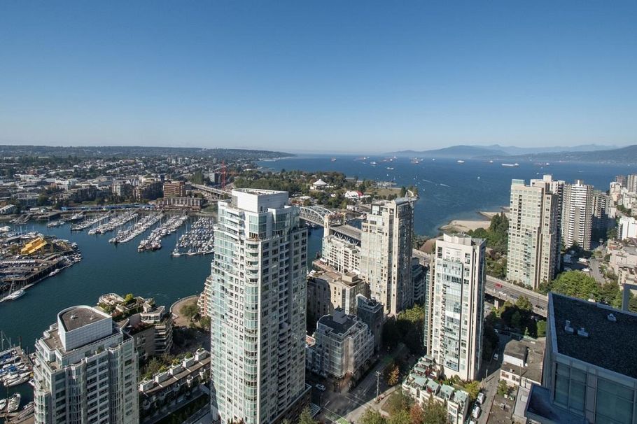 4206 1480 Howe Street Vancouver, BC - 2