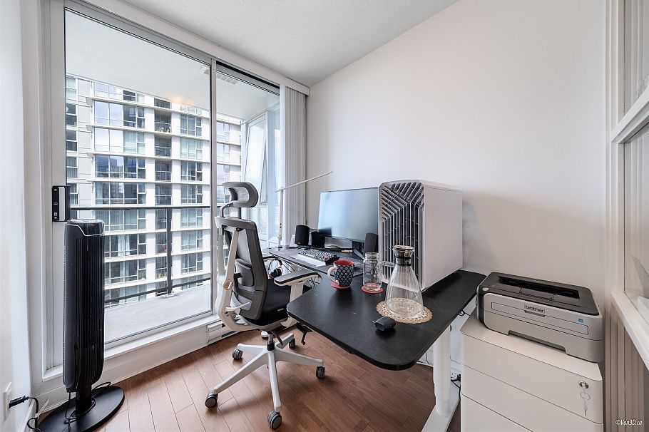 1701 1495 Richards Street Vancouver, BC - 4