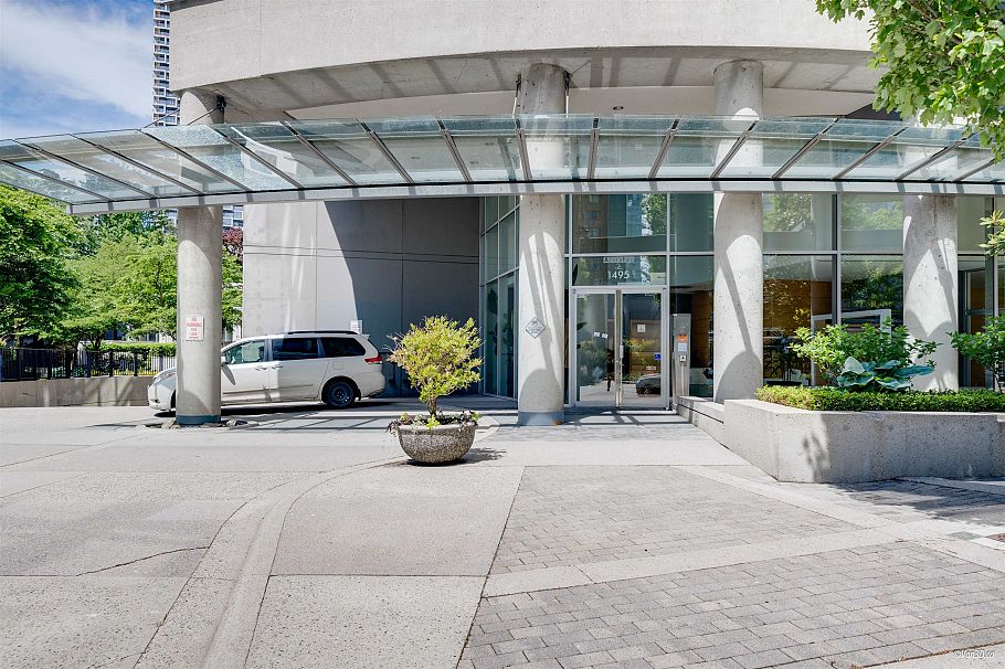 1701 1495 Richards Street Vancouver, BC - 1