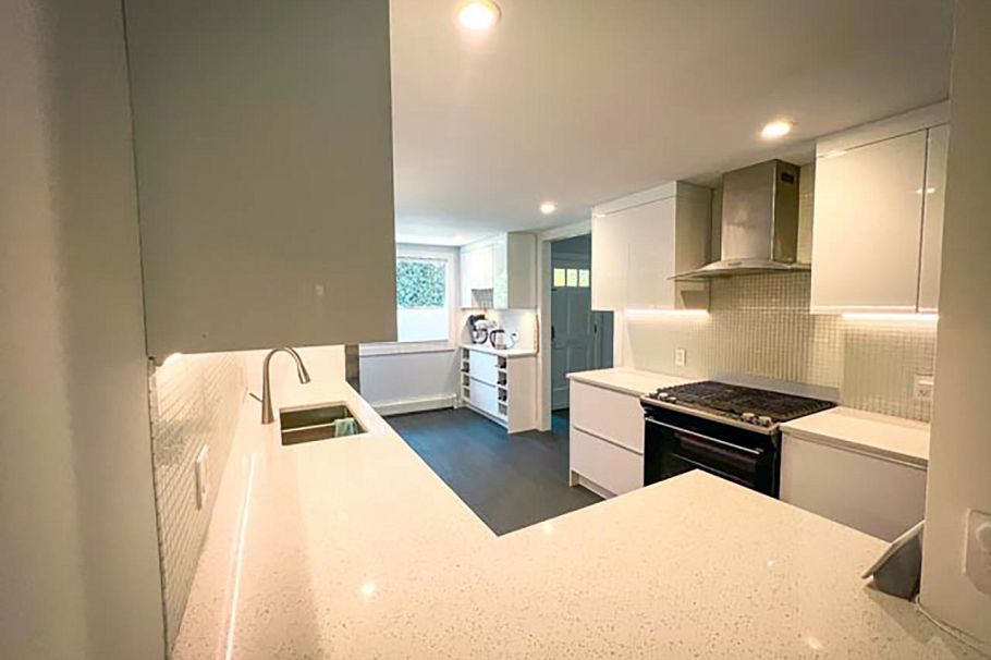 103 555 W 28th Street North Vancouver, BC - 5