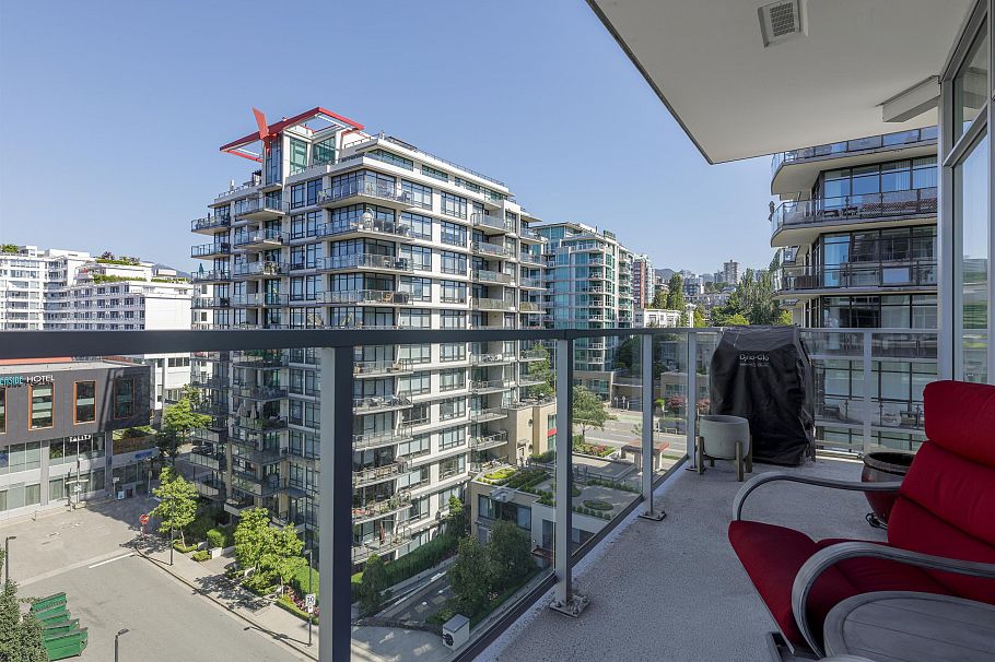 708 185 Victory Ship Way North Vancouver, BC - 2