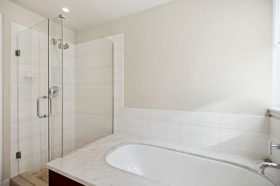 104 6080 Iona Drive Vancouver, BC - 21