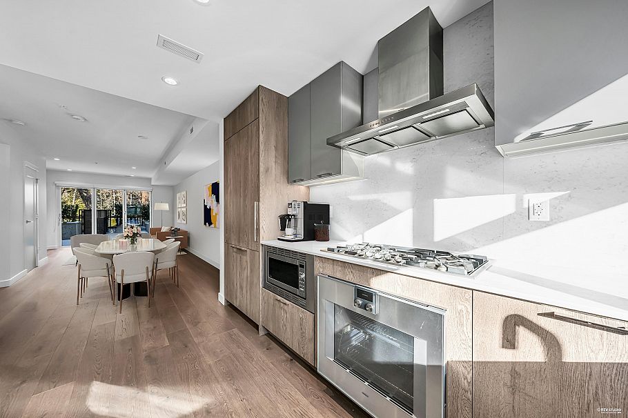 4 1960 Glenaire Drive North Vancouver, BC - 10