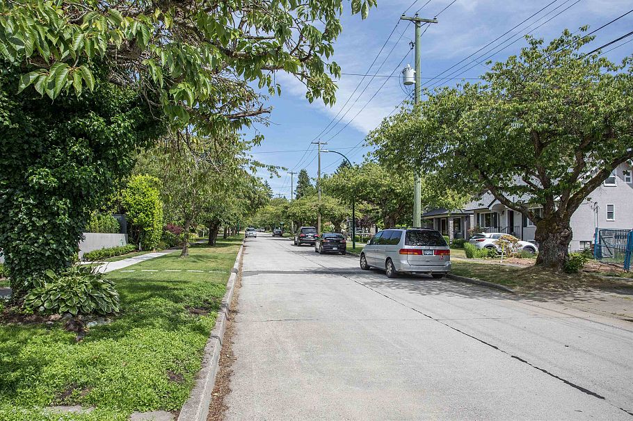 3540 W 39th Avenue Vancouver, BC - 3