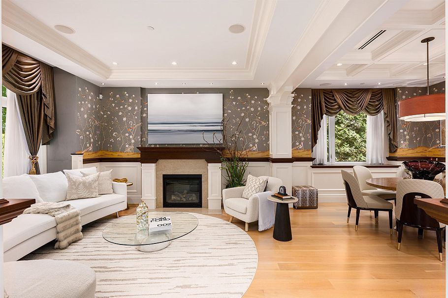 4688 W 3rd Avenue Vancouver, BC - 4