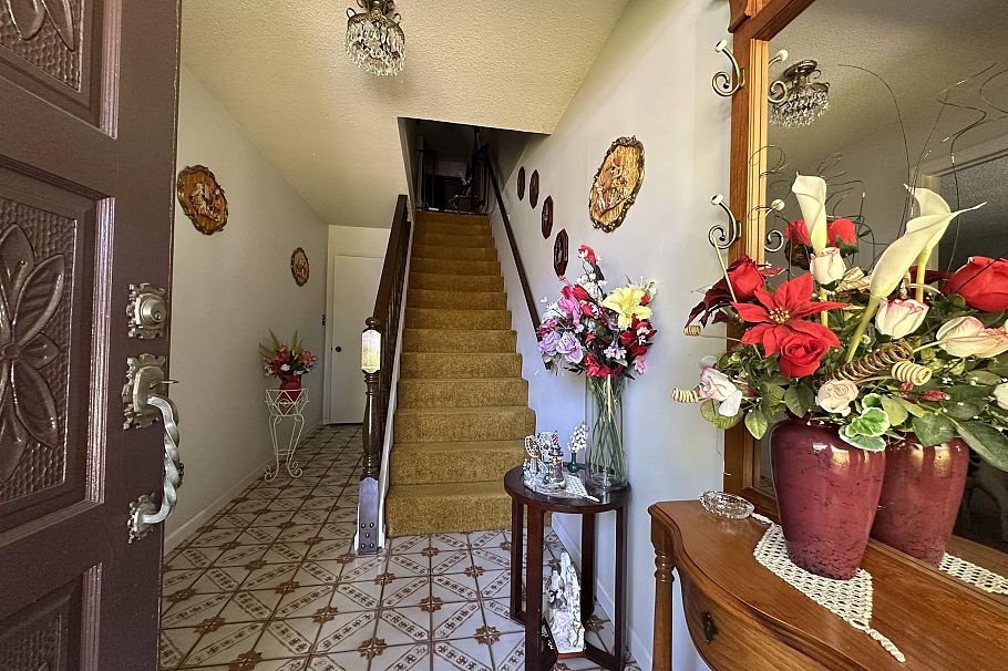 2698 Ward Street Vancouver, BC - 9