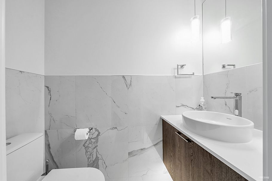 4 1960 Glenaire Drive North Vancouver, BC - 11