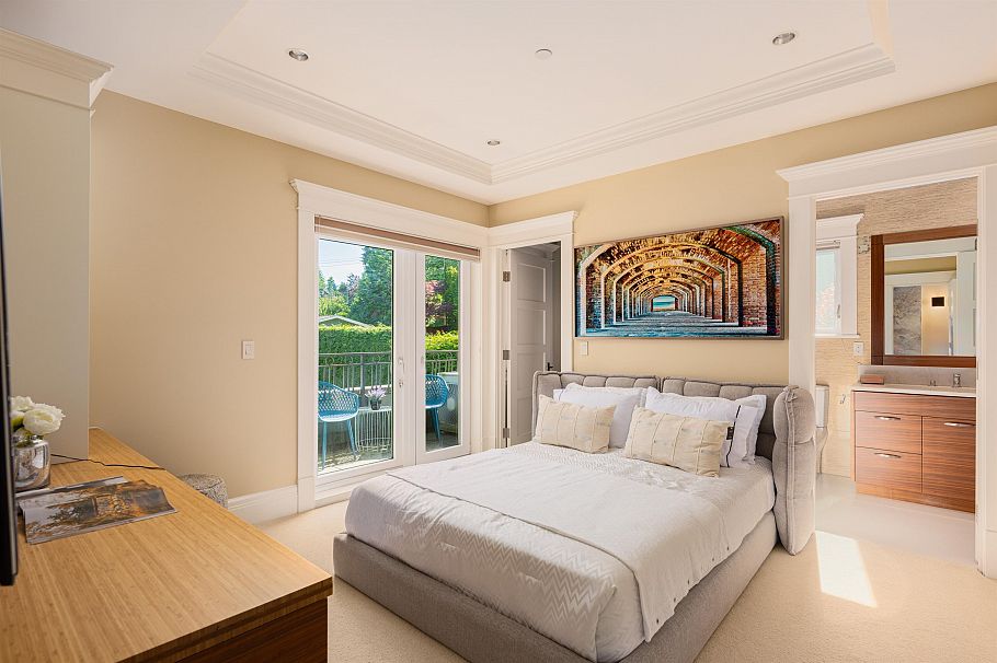 4688 W 3rd Avenue Vancouver, BC - 18