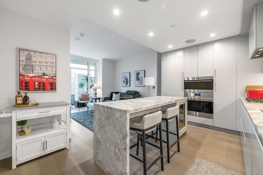 802 7418 Paulson Street Vancouver, BC - 5