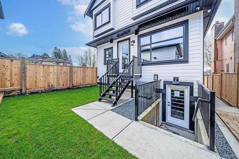 4318 Nanaimo Street Vancouver, BC - 2