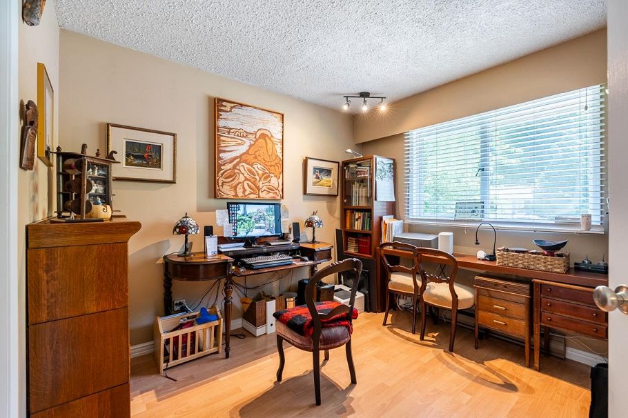 3031 Duval Road North Vancouver, BC - 28
