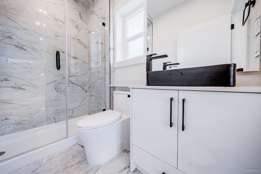 4318 Nanaimo Street Vancouver, BC - 21