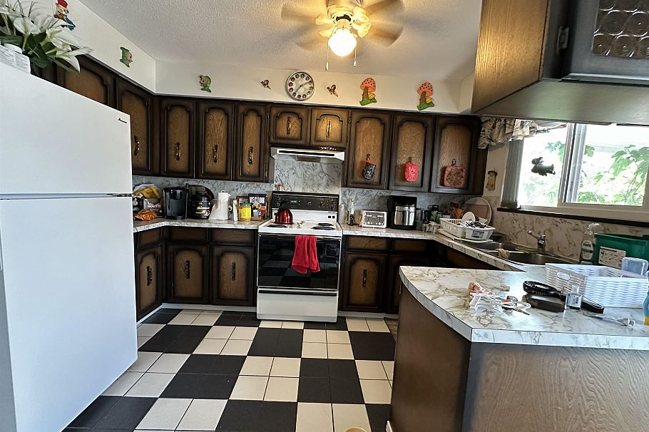 2698 Ward Street Vancouver, BC - 8