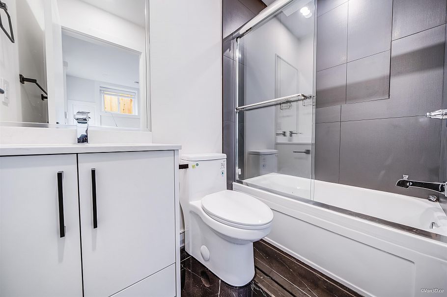 4318 Nanaimo Street Vancouver, BC - 28