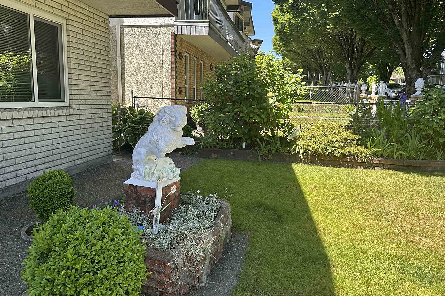 2698 Ward Street Vancouver, BC - 3