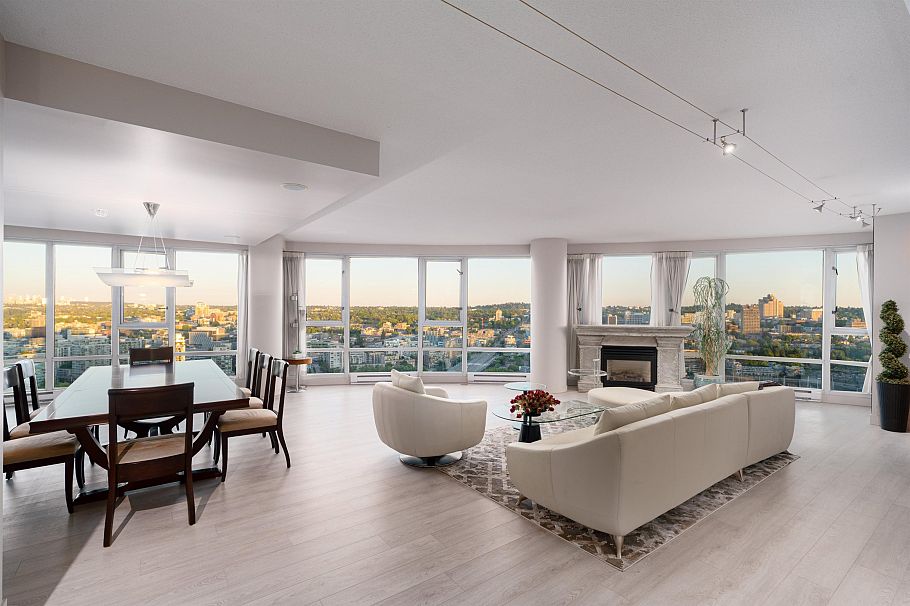 3903 1033 Marinaside Crescent Vancouver, BC - 1