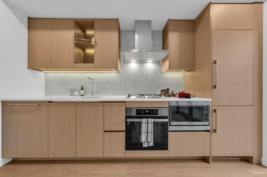 704 89 Nelson Street Vancouver, BC - 2