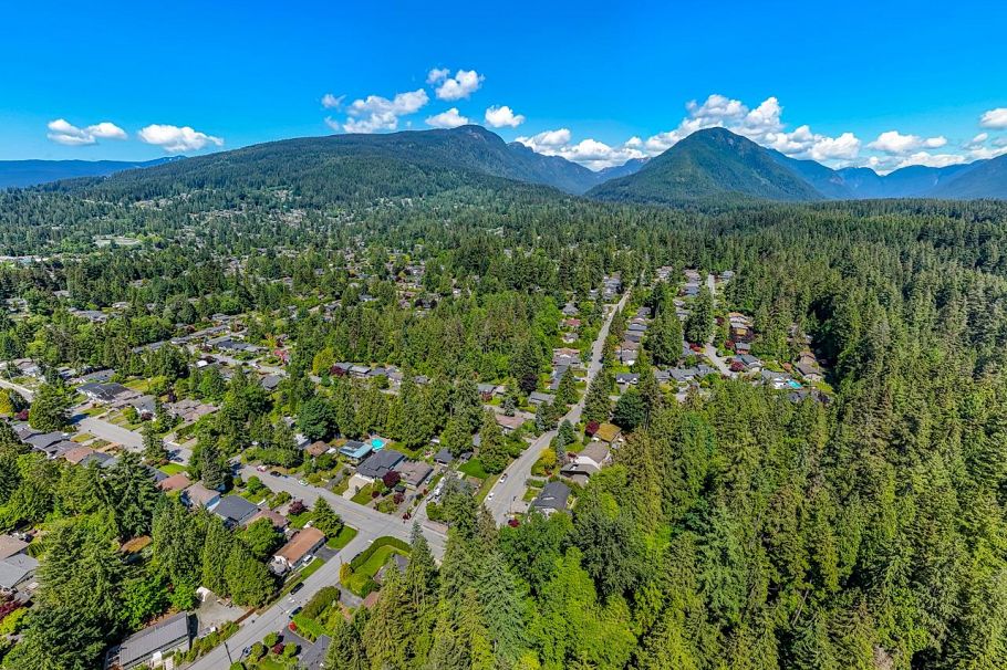 3031 Duval Road North Vancouver, BC - 40