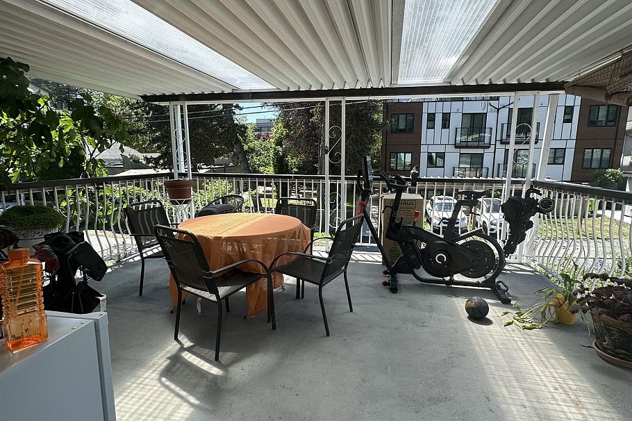 2698 Ward Street Vancouver, BC - 10