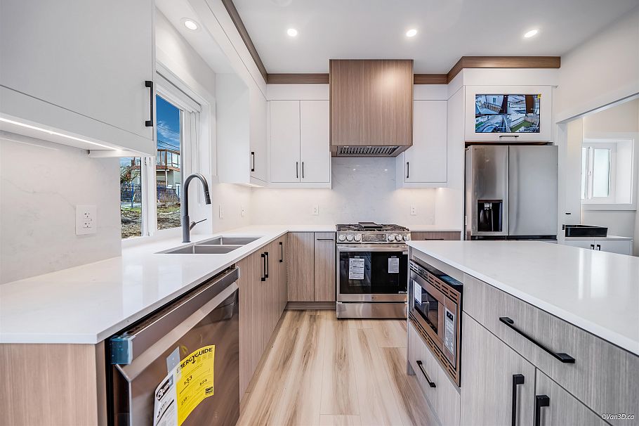 4318 Nanaimo Street Vancouver, BC - 8