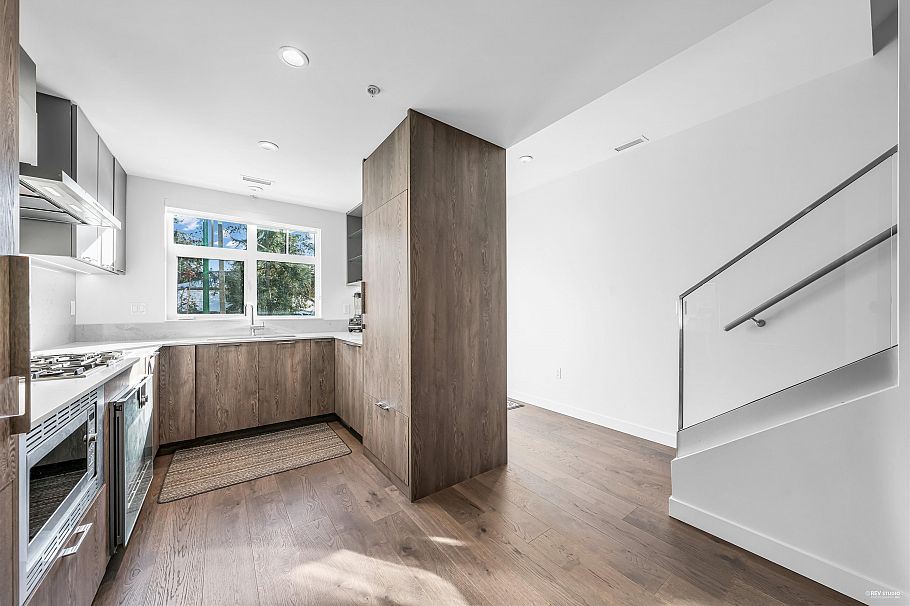 4 1960 Glenaire Drive North Vancouver, BC - 14