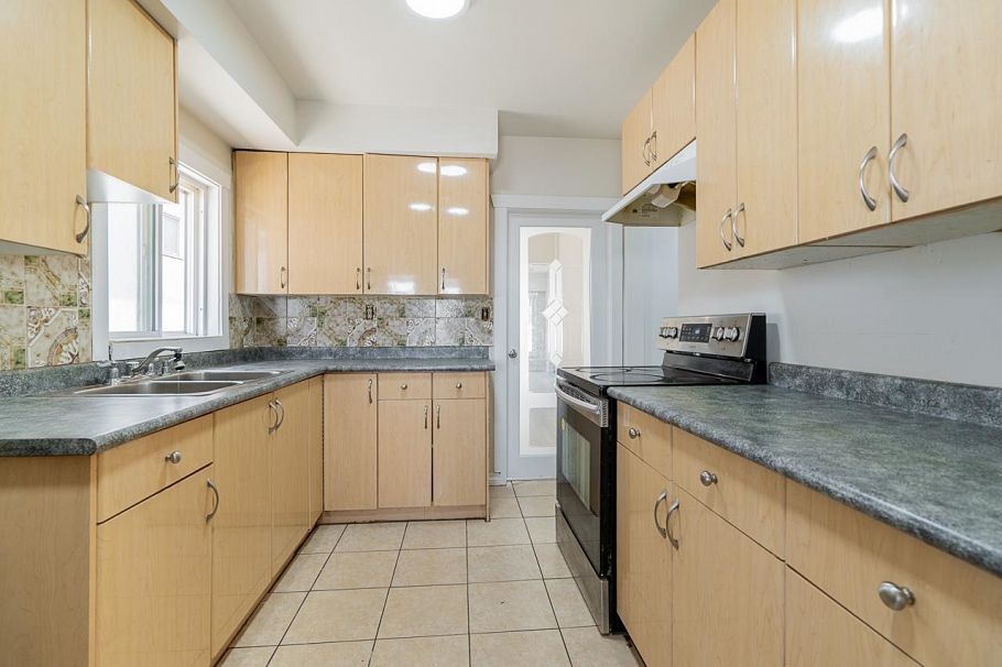 882 E 63rd Avenue Vancouver, BC - 5