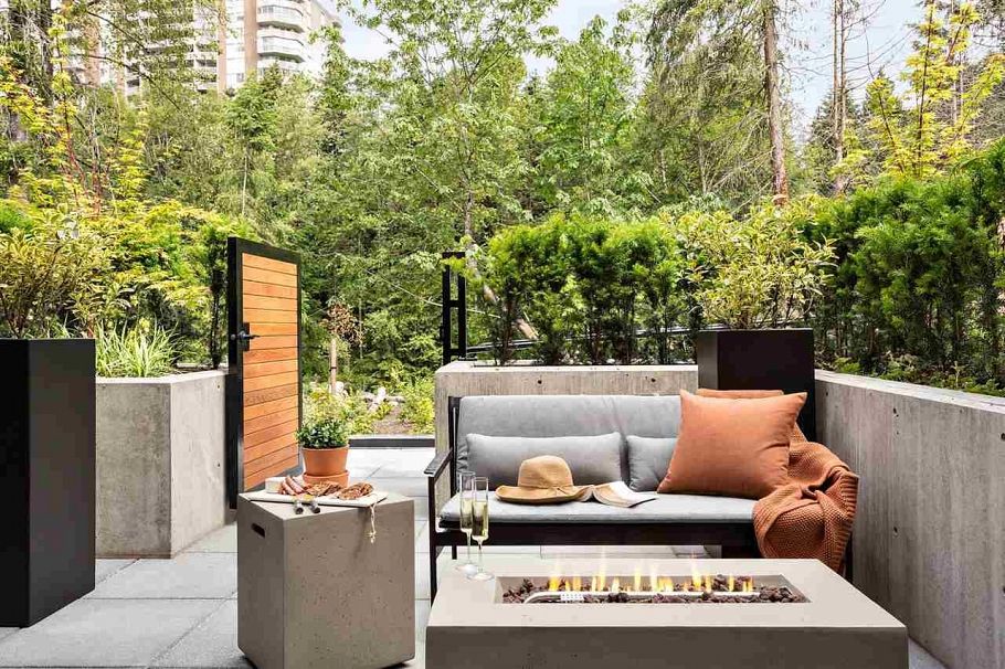 4 1960 Glenaire Drive North Vancouver, BC - 2