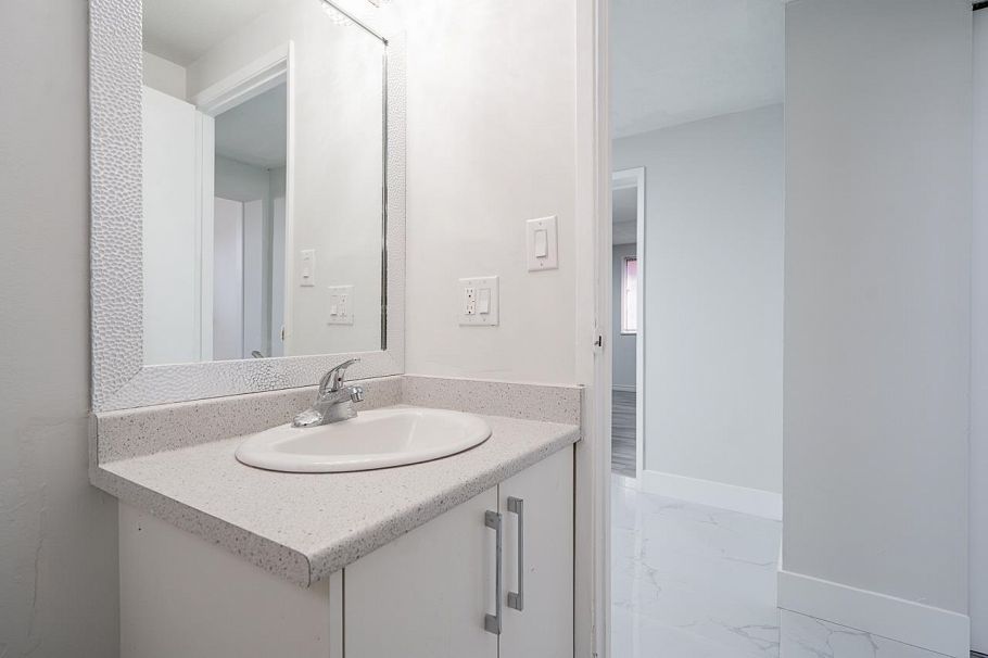 882 E 63rd Avenue Vancouver, BC - 16