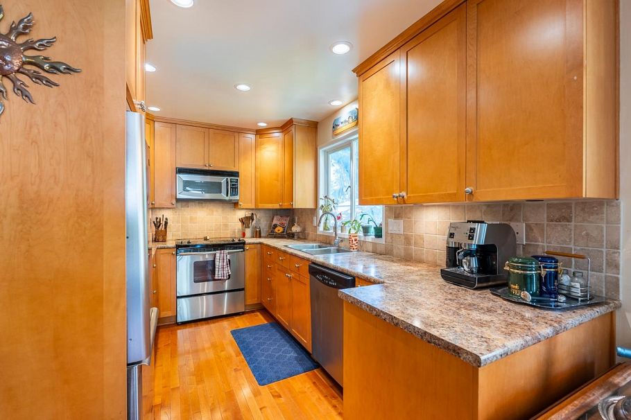 3031 Duval Road North Vancouver, BC - 15