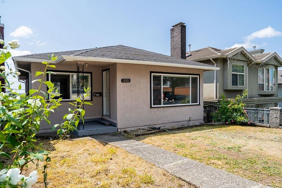 882 E 63rd Avenue Vancouver, BC - 1