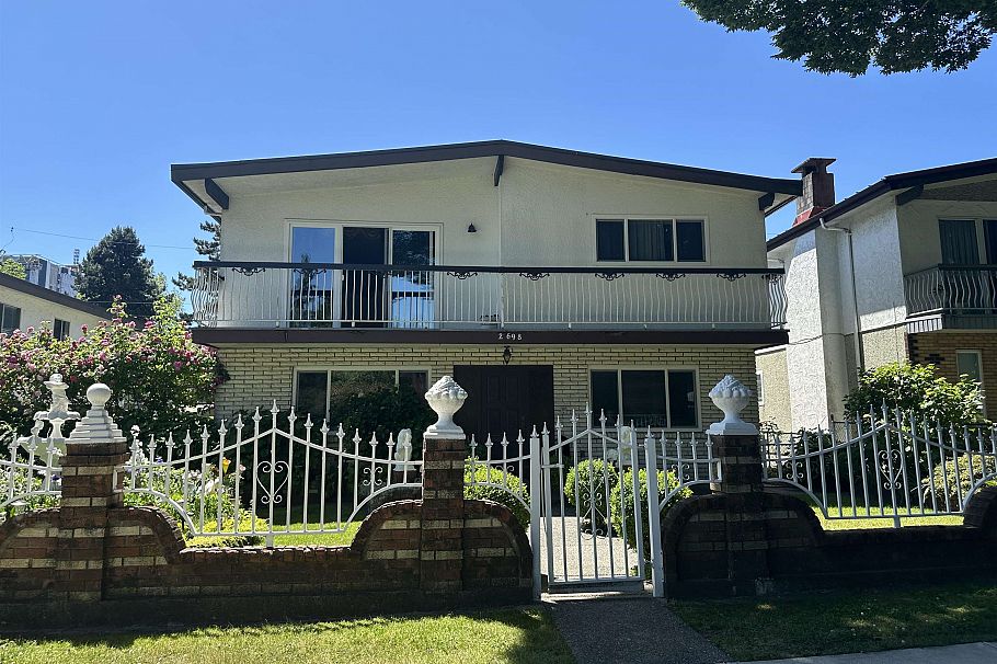 2698 Ward Street Vancouver, BC - 1