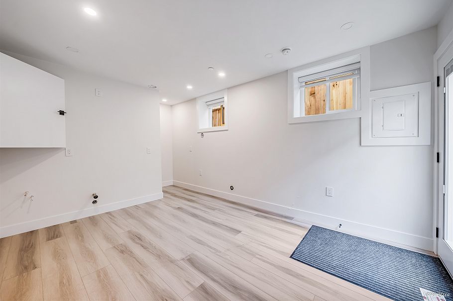 4318 Nanaimo Street Vancouver, BC - 27