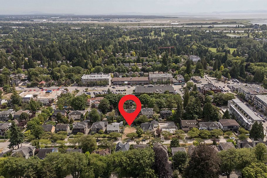 3540 W 39th Avenue Vancouver, BC - 1