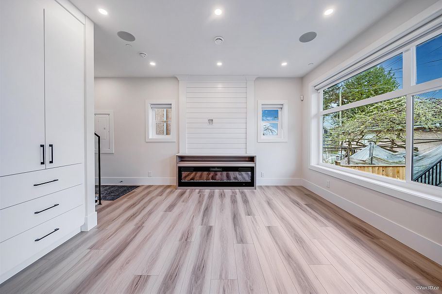 4318 Nanaimo Street Vancouver, BC - 7