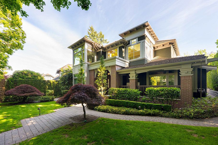 4688 W 3rd Avenue Vancouver, BC - 2