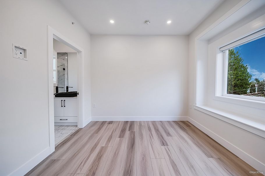 4318 Nanaimo Street Vancouver, BC - 18