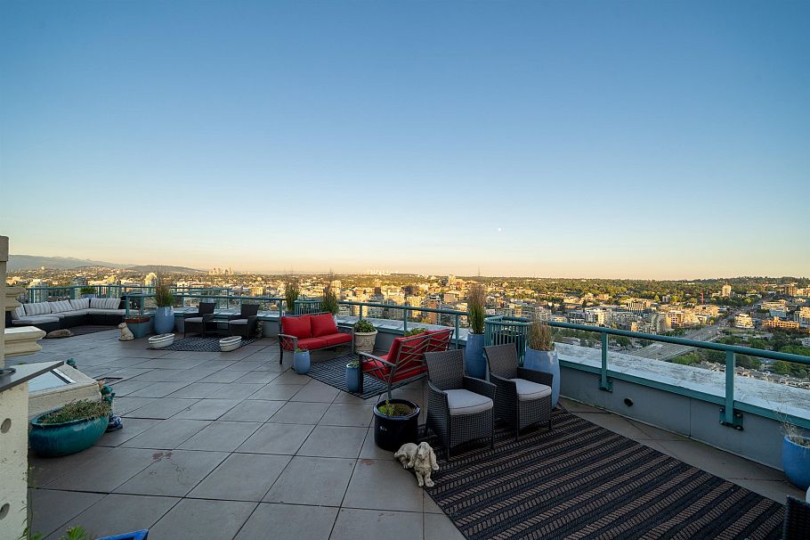 3903 1033 Marinaside Crescent Vancouver, BC - 4