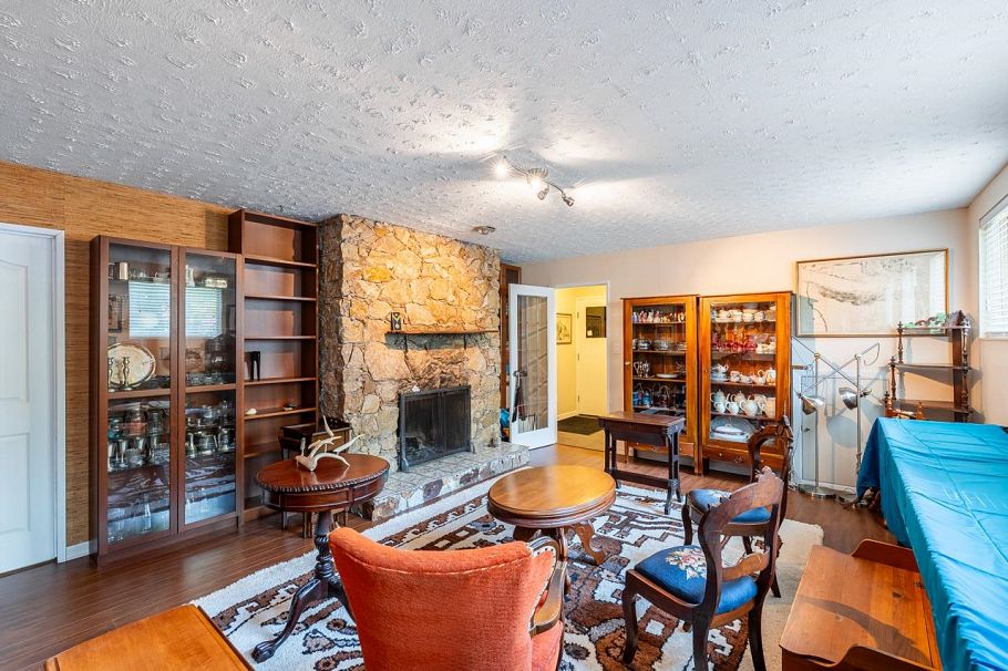 3031 Duval Road North Vancouver, BC - 31