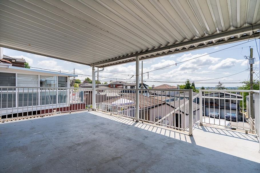 882 E 63rd Avenue Vancouver, BC - 13