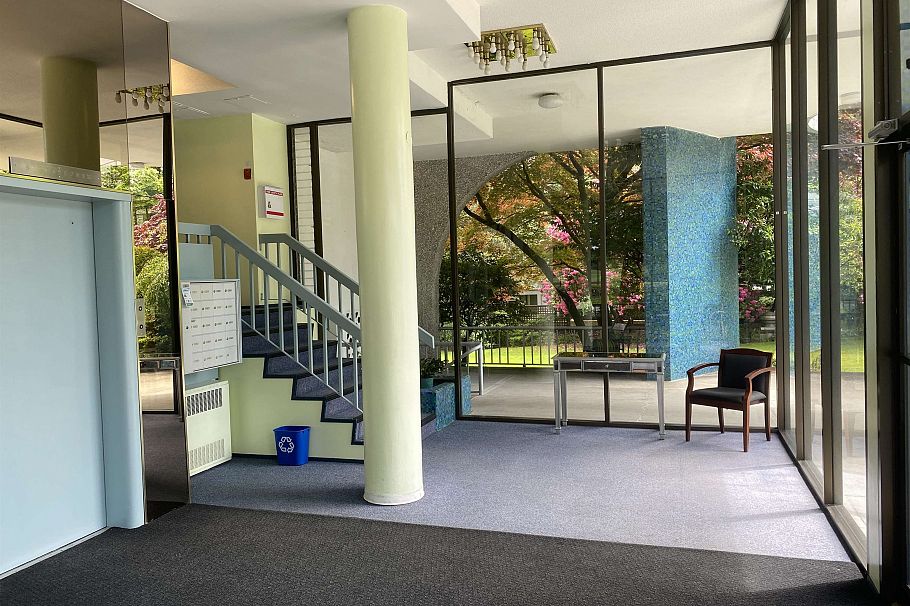 202 4691 W 10th Avenue Vancouver, BC - 2