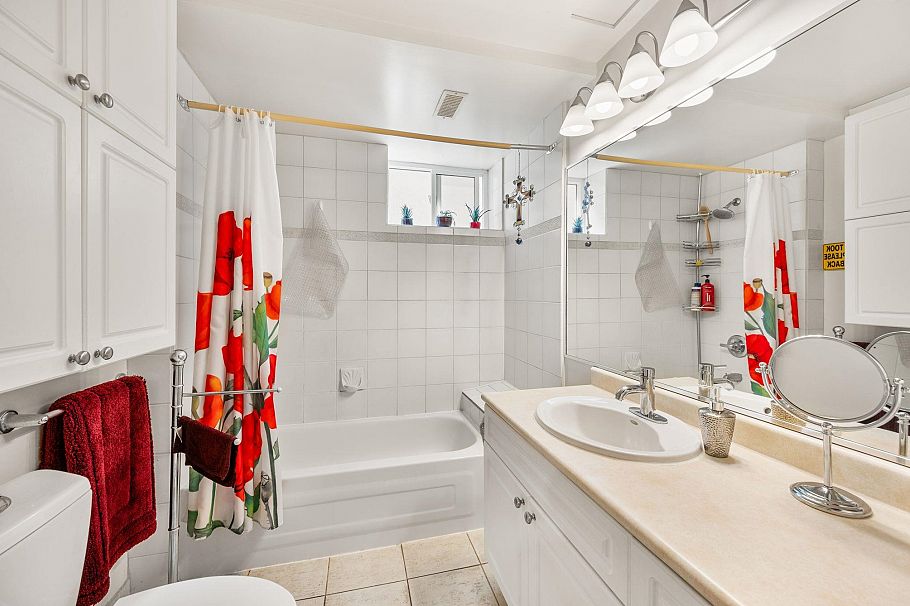 778 W 48th Avenue Vancouver, BC - 36