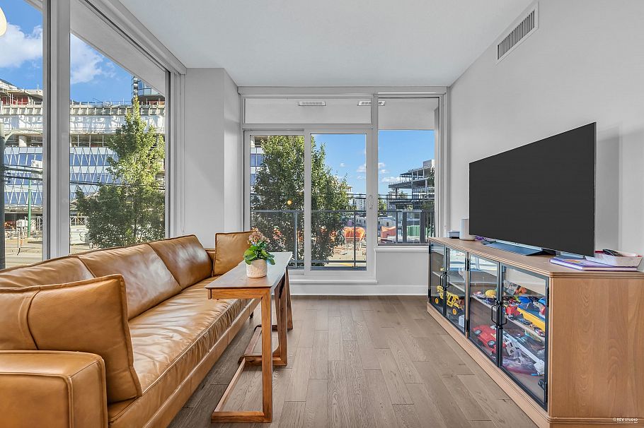 211 677 W 41st Avenue Vancouver, BC - 2