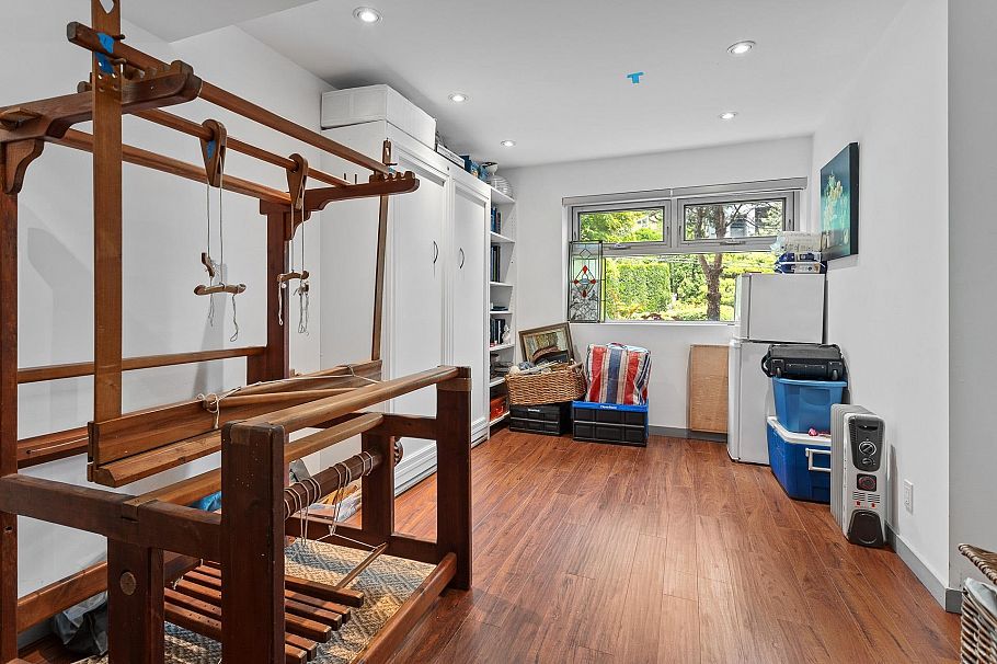 4527 Strathcona Road North Vancouver, BC - 36