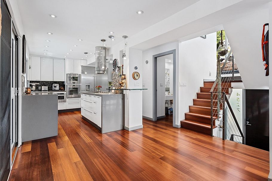 4527 Strathcona Road North Vancouver, BC - 12