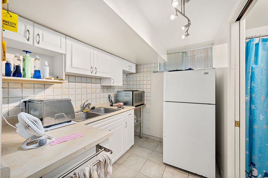 778 W 48th Avenue Vancouver, BC - 38