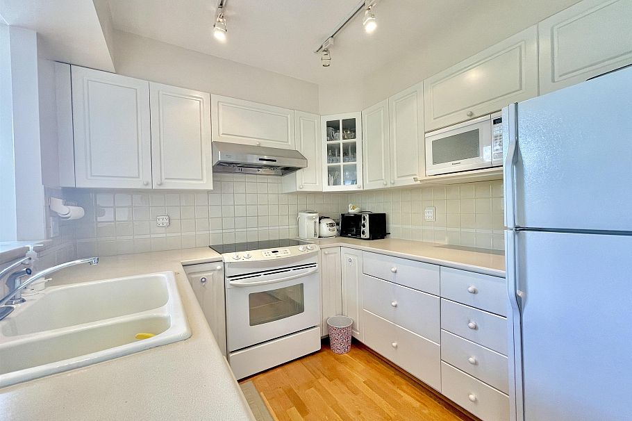 707 5775 Hampton Place Vancouver, BC - 10