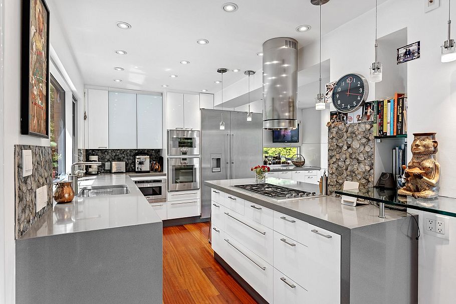 4527 Strathcona Road North Vancouver, BC - 14