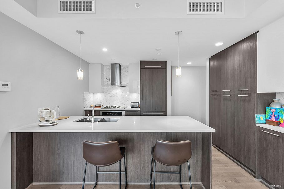 211 677 W 41st Avenue Vancouver, BC - 6