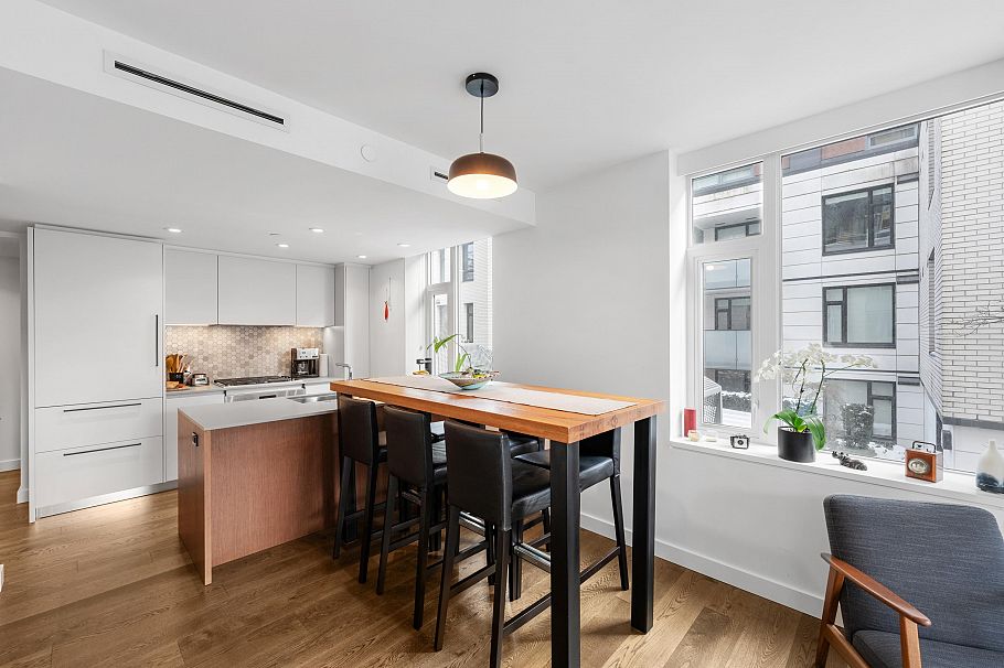 303 1365 Davie Street Vancouver, BC - 6