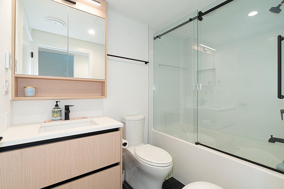 12 6778 Oak Street Vancouver, BC - 25